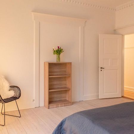 Bright And Spacious Apartment In Downtown Arhus Bagian luar foto