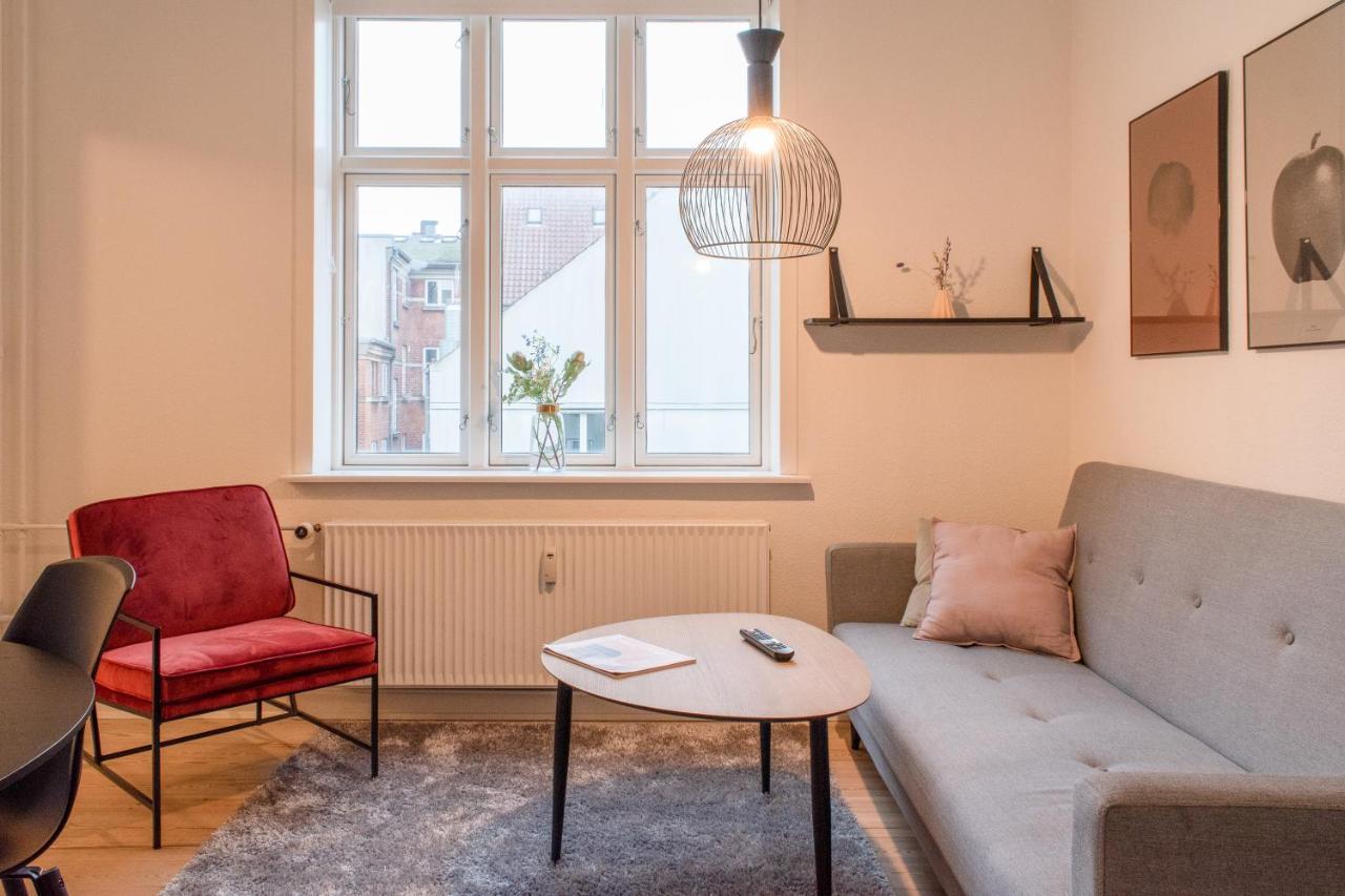 Bright And Spacious Apartment In Downtown Arhus Bagian luar foto