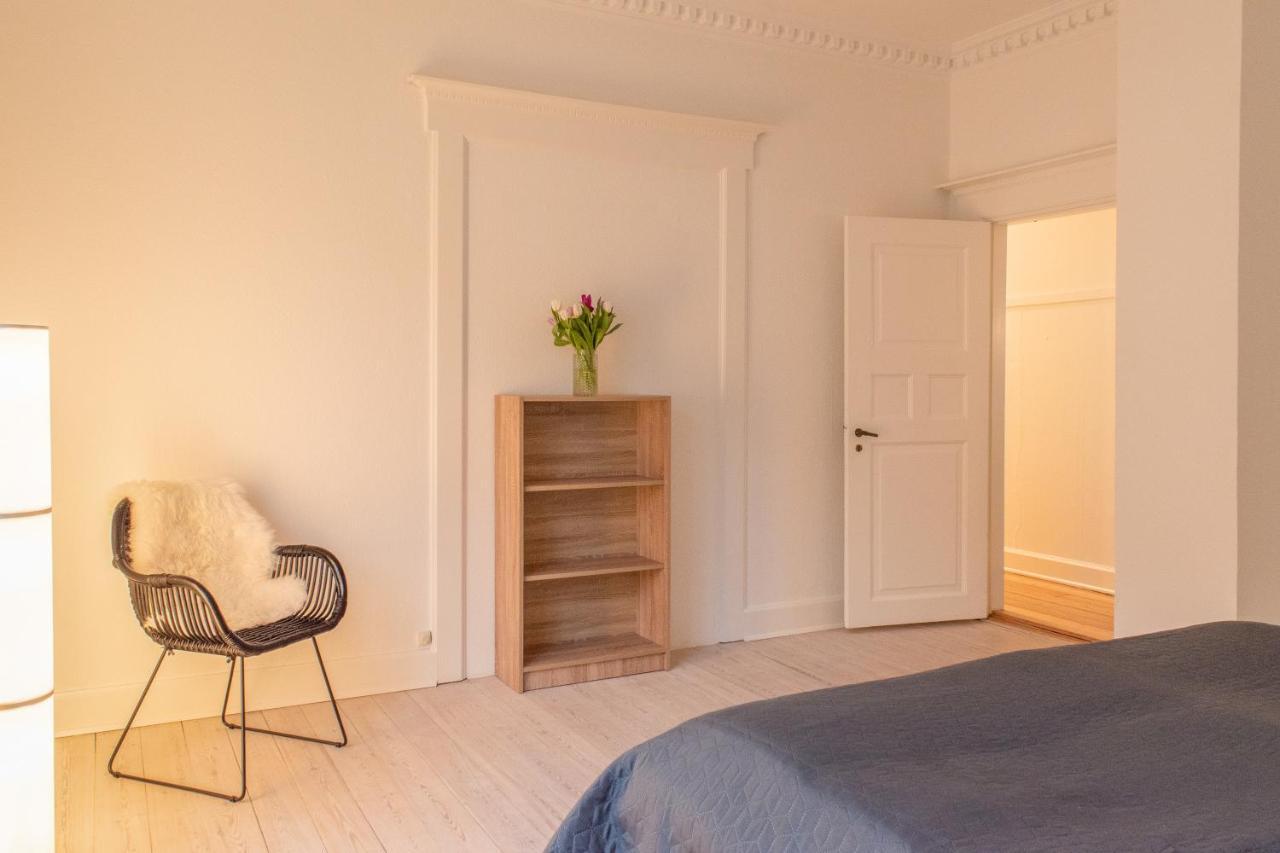 Bright And Spacious Apartment In Downtown Arhus Bagian luar foto